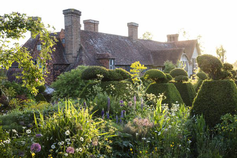 Picture of Great Dixter House and Garden